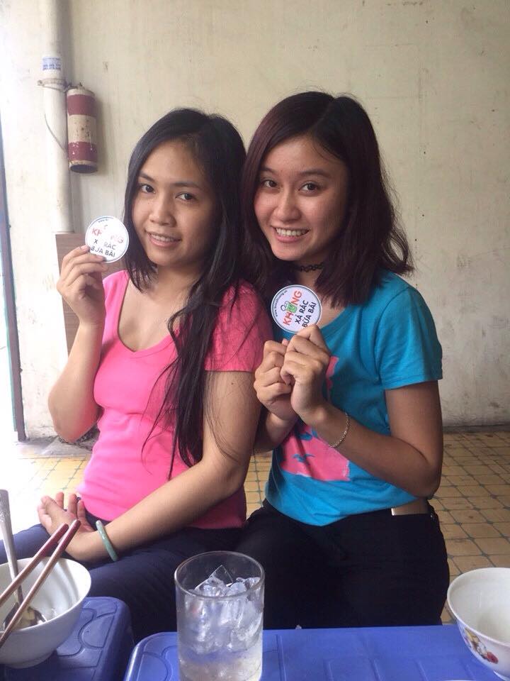 Dân[-]cư[-]Chung[-]cư[-]2,[-]quận[-]Tân[-]Bình[-]hưởng[-]ứng[-]dán[-]sticker[-]"Không[-]xả[-]rác[-]bừa[-]bãi"